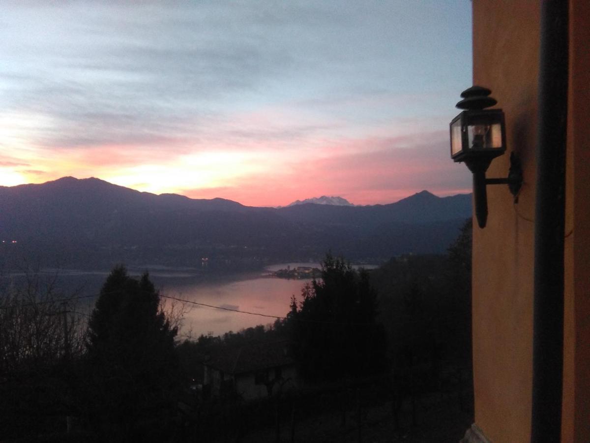 Cottage Sotto Il Faggio Centenario Ameno Exterior foto